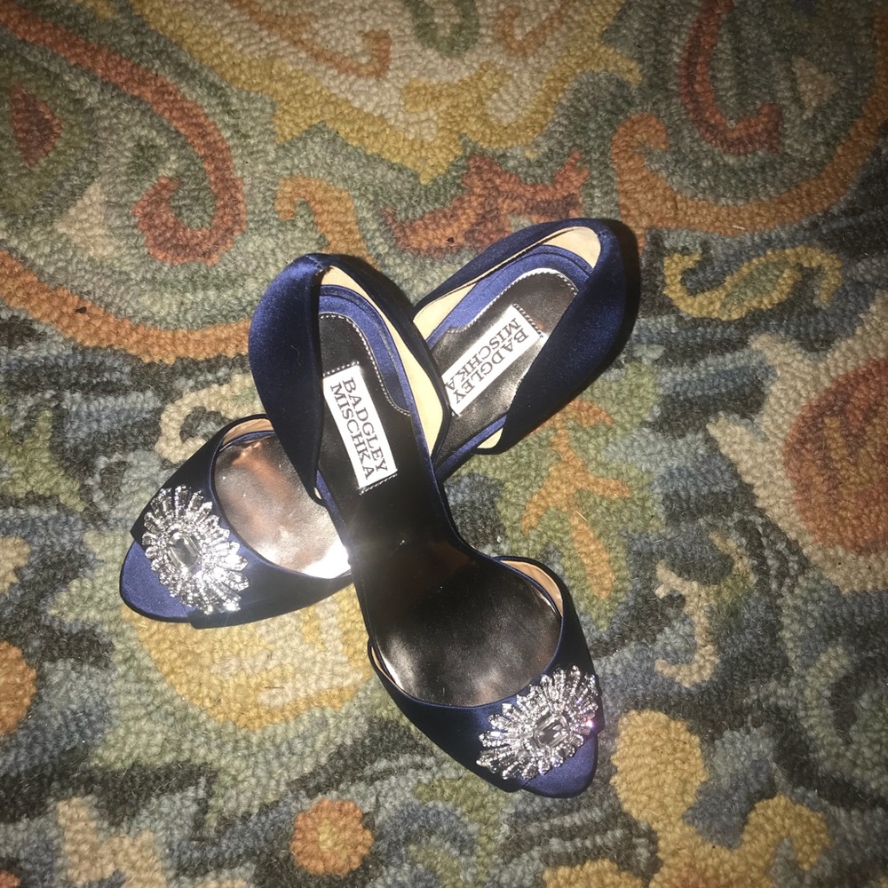 Badgley Mischka satin peep toe